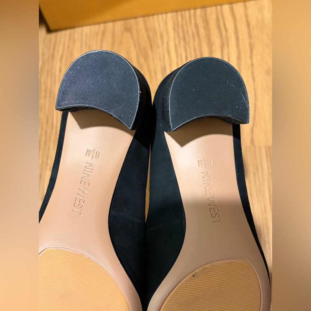Nine West 7IKE Black Suede Pointed Toe Block Heels Size 7 M - Picture 5 of 7